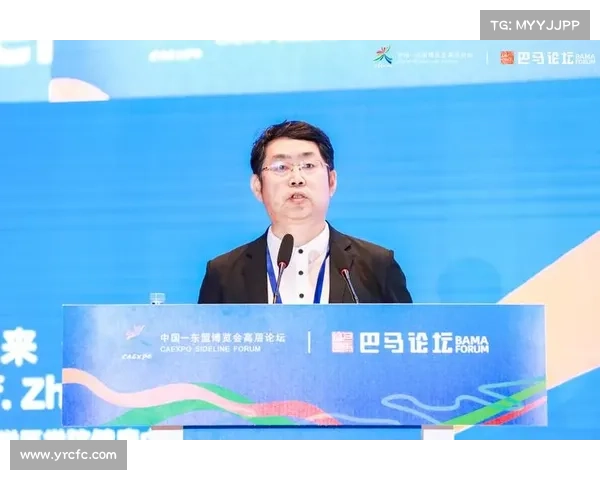 小贾巴里谈亚当斯:从内敛到健谈 展现真正领导力魅力 小贾巴里谈亚当斯:从内敛到健谈 展现真正领导力魅力